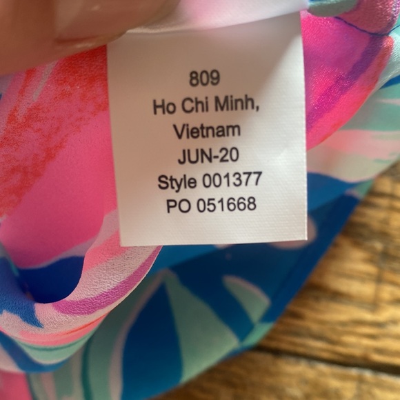 NWT Lilly Pulitzer top - size small - Picture 5 of 6